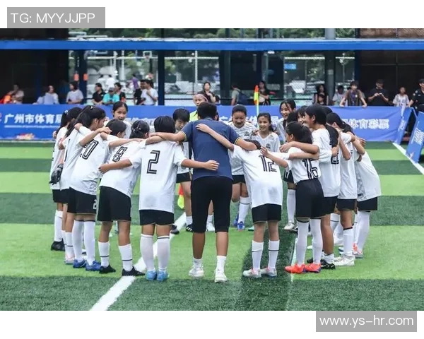 足球课堂的魅力与技巧探索让我们一起感受绿茵场上的激情与快乐